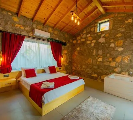 Ege & Yigit & Yagiz - Happy Villalari