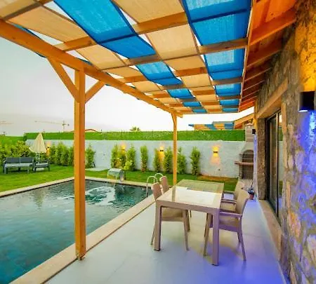 Ege & Yigit & Yagiz - Happy Villalari