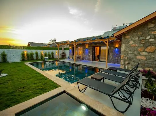 Ege & Yigit & Yagiz - Happy Villalari *