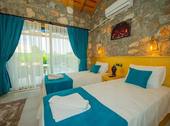 Vila Ege & Yigit & Yagiz - Happy Villalari *