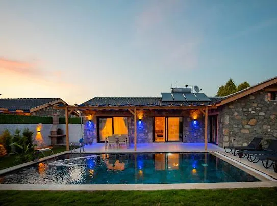 Ege & Yigit & Yagiz - Happy Villalari Vila