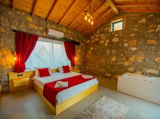 Ege & Yigit & Yagiz - Happy Villalari